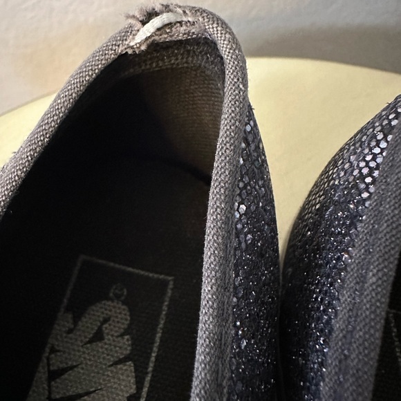 Sparkly silver grey Vans women’s size 6.5.  Lots of glamorous wear left! - Picture 10 of 10
